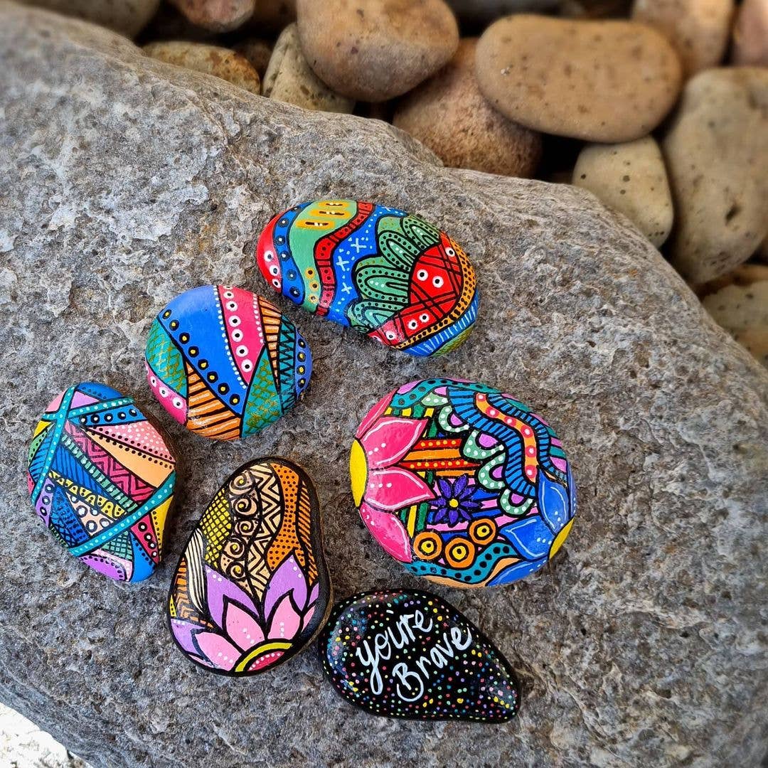 Life of Colour - Classic Colours 3mm Medium Tip Acrylic Paint Pens - Set of 12