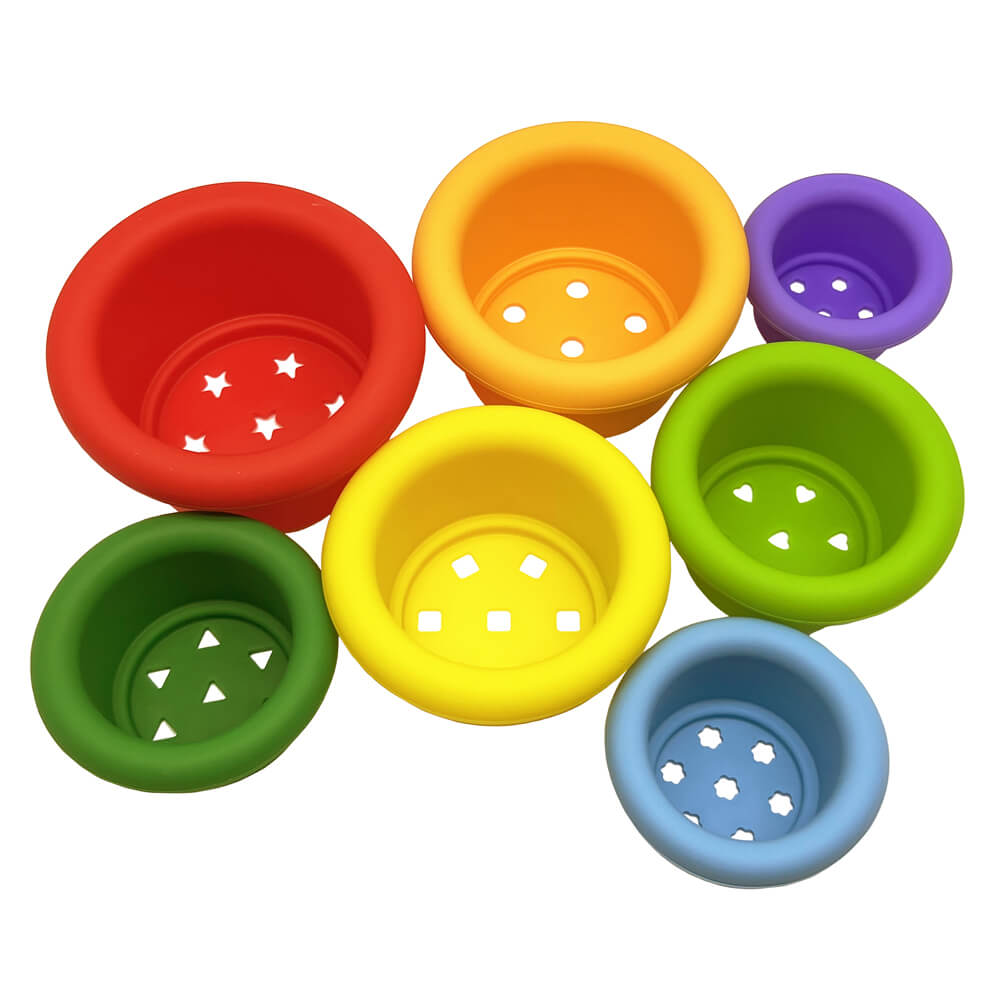 The Very Hungry Caterpillar Bath Stacking Cups and Squirty Set