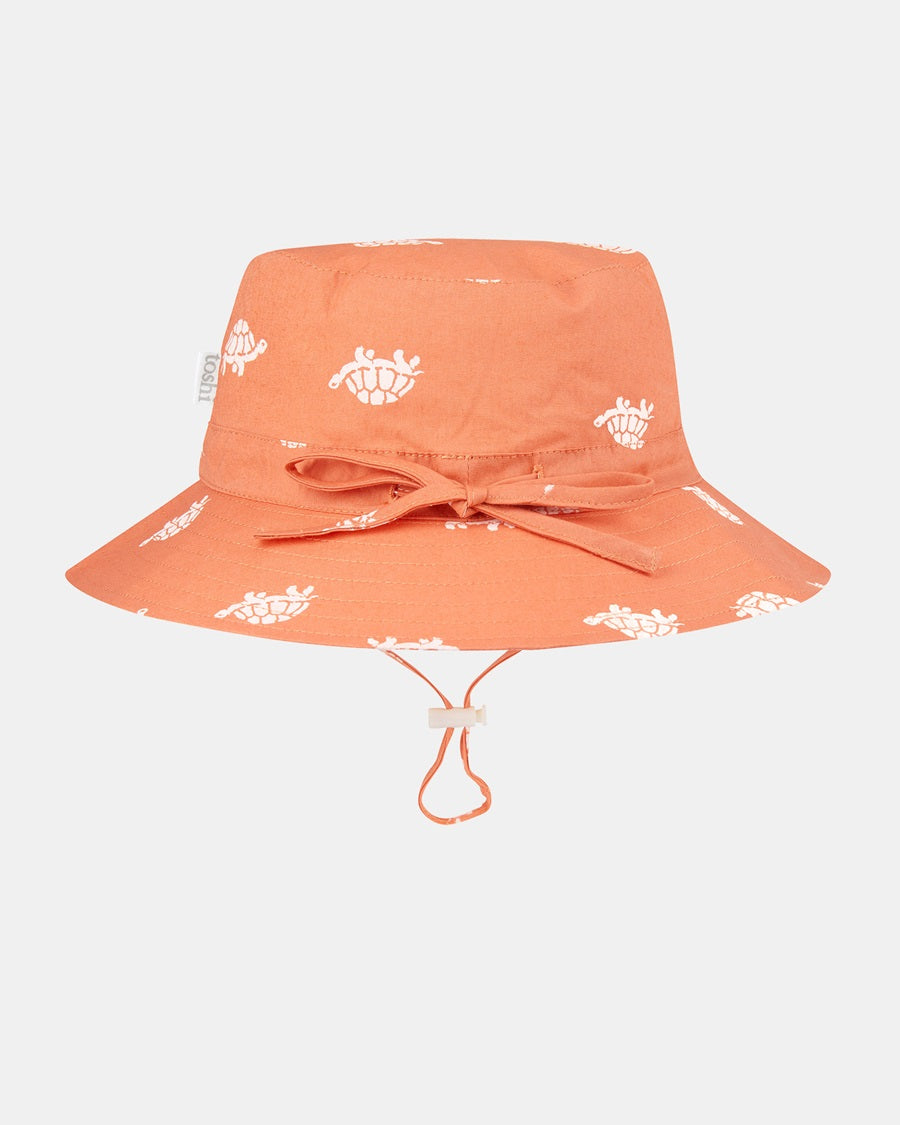 Toshi - Sunhat Dreaming Turtle