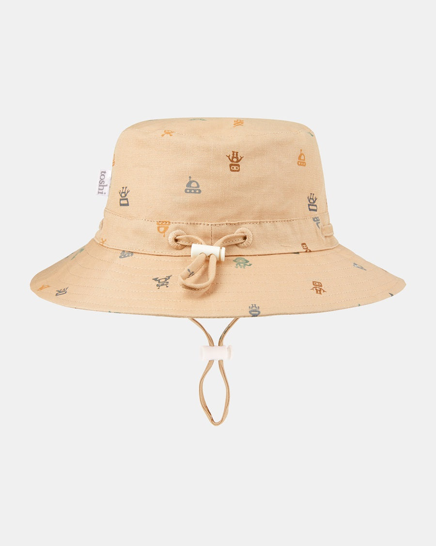 Toshi - Sunhat Folk Cyborg Desert