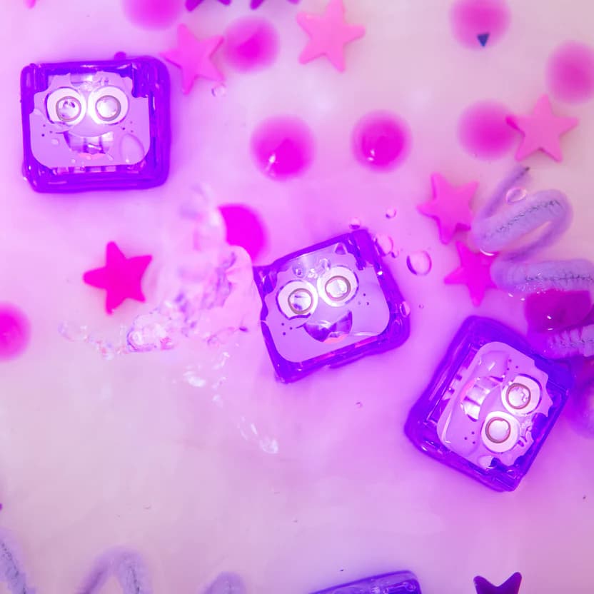 Glo Pals Light-Up Cubes Lumi