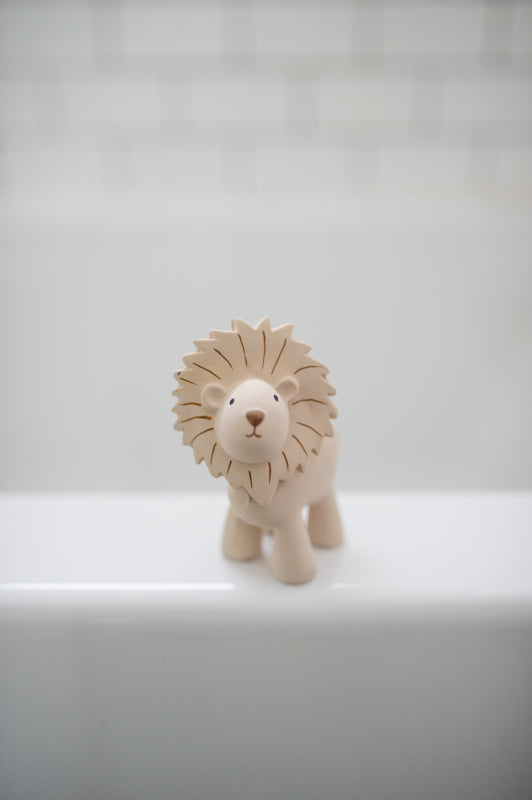 Tikiri Lion Bath Toy